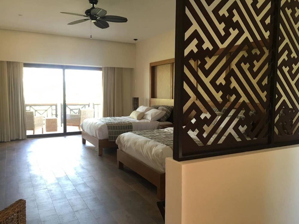 Standard Room, 2 Queen Beds photo 1