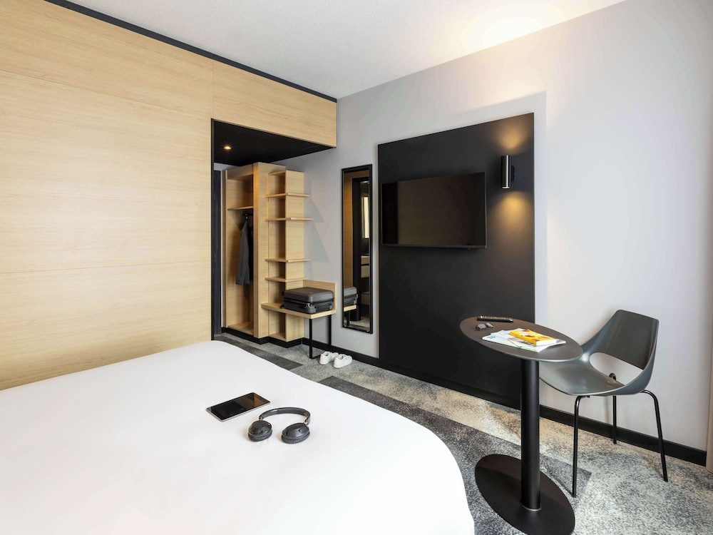 Standard Room, 1 Double Bed - Photo 10