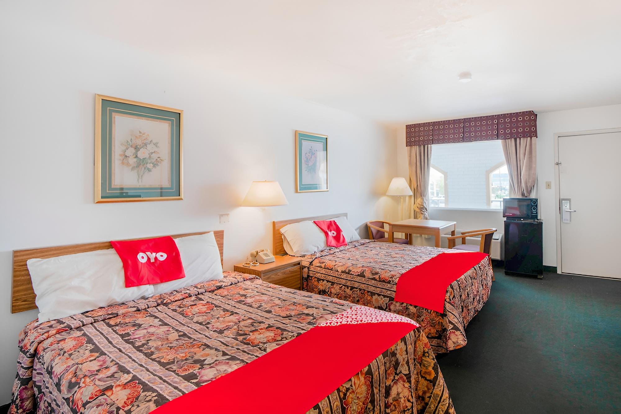 Room, 2 Double Beds, Smoking photo 1