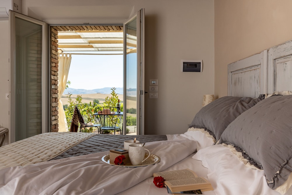 Deluxe Double or Twin Room photo 1