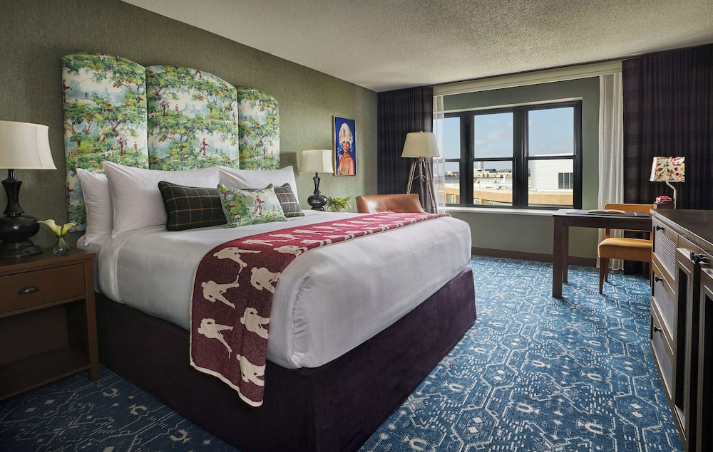 Room, 1 King Bed, City View - Photo 1