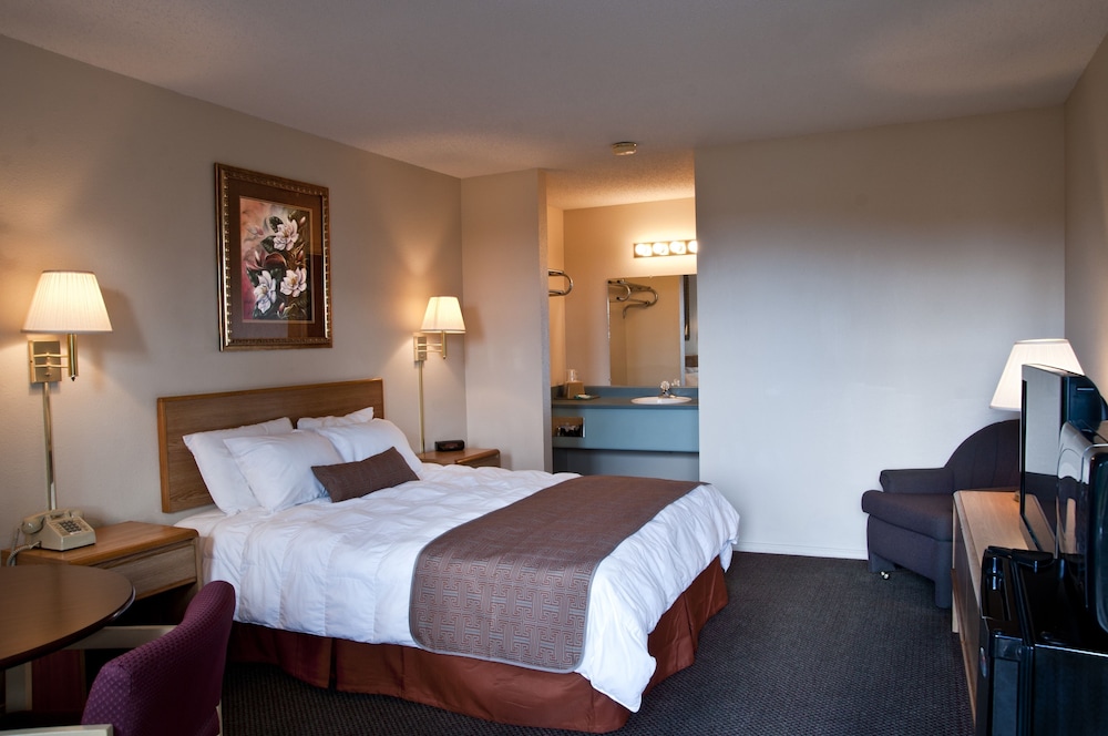 Standard Room, 1 Queen Bed photo 1