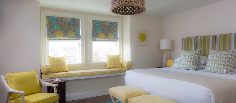 Sunset King Room photo 2