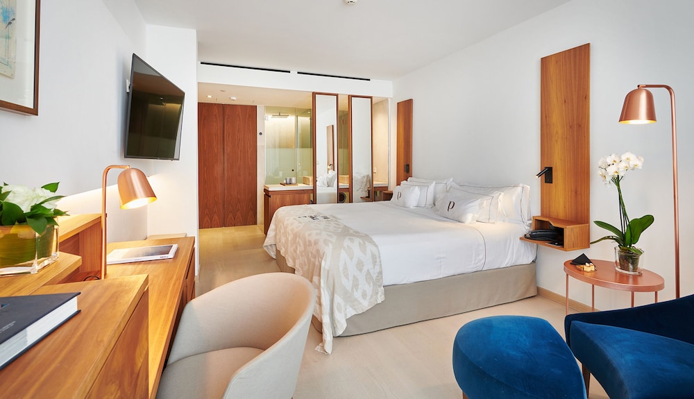 Standard Room (Parking and Spa Access)