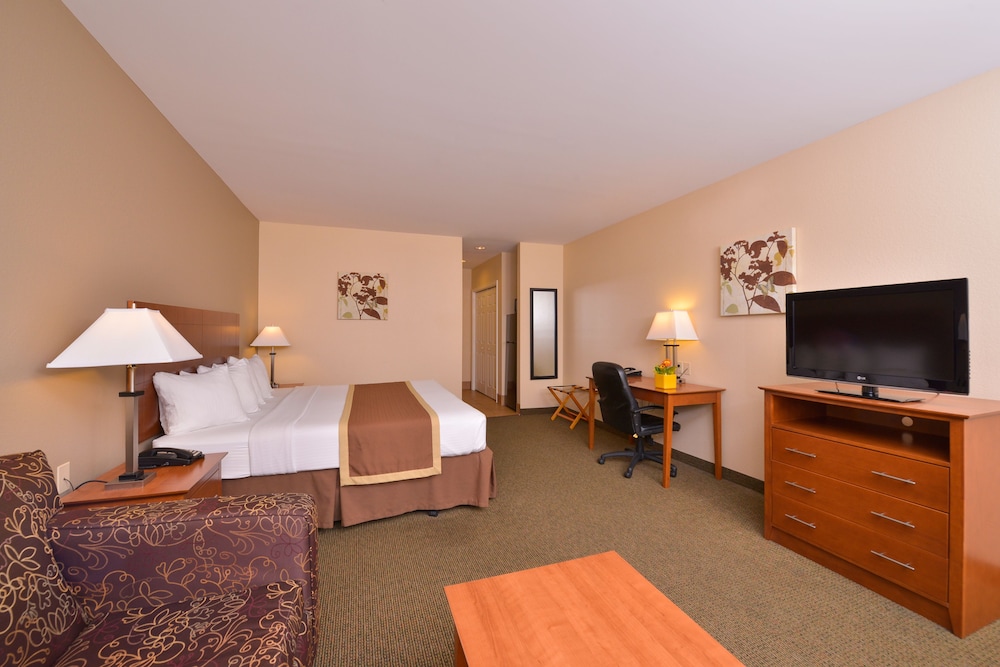 Suite, 1 King Bed, Non Smoking - Photo 13