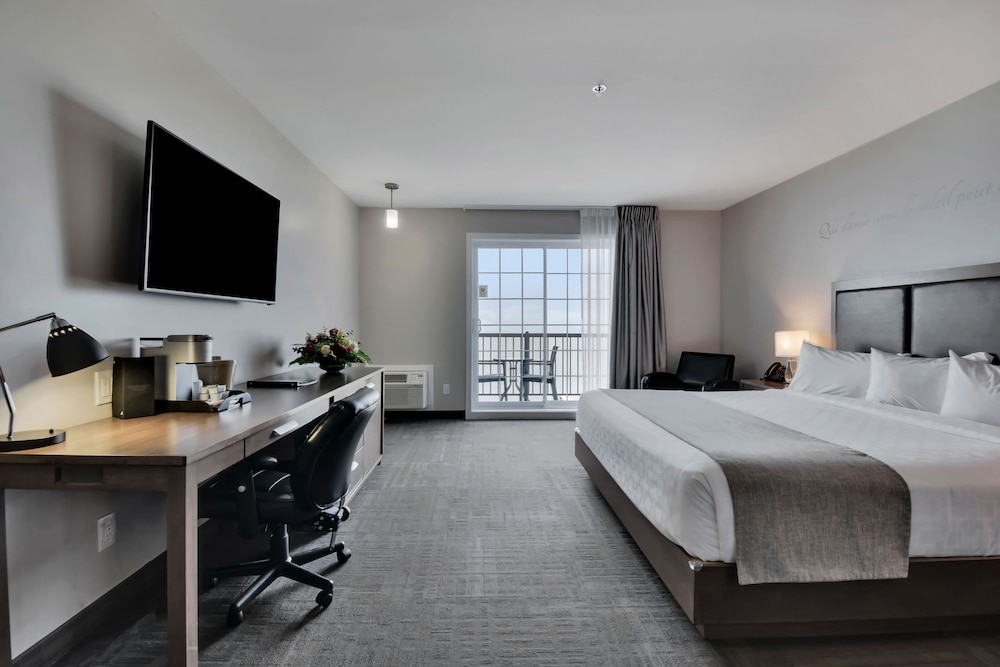 HOTEL | Superior Room 1 King bed River view - Photo 5