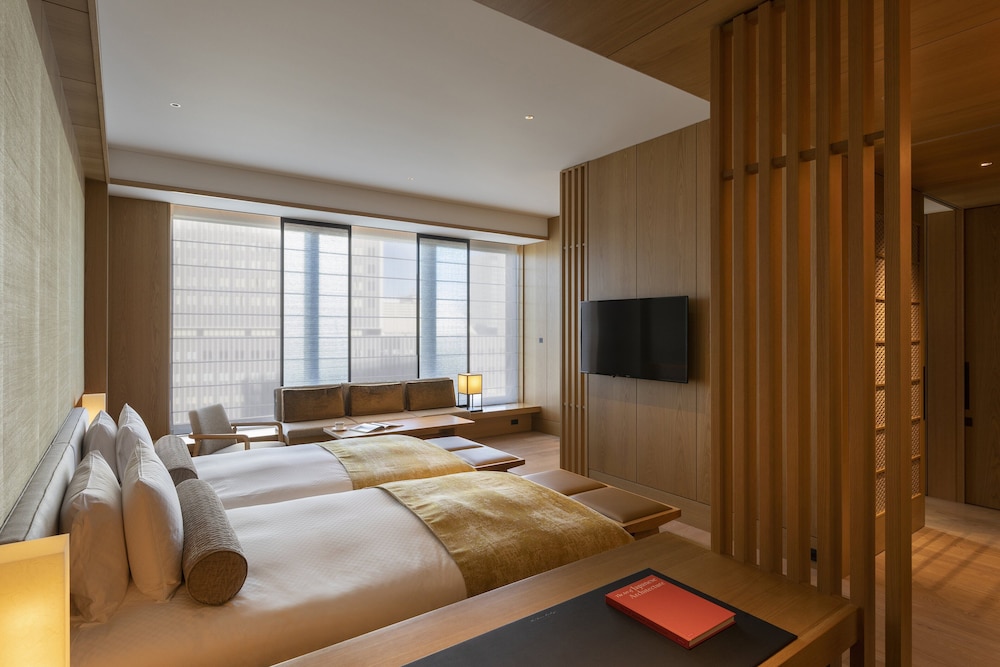 Heritage Bath with view Twin (No club lounge access, No heritage benefit) Junior Suite 60sqm