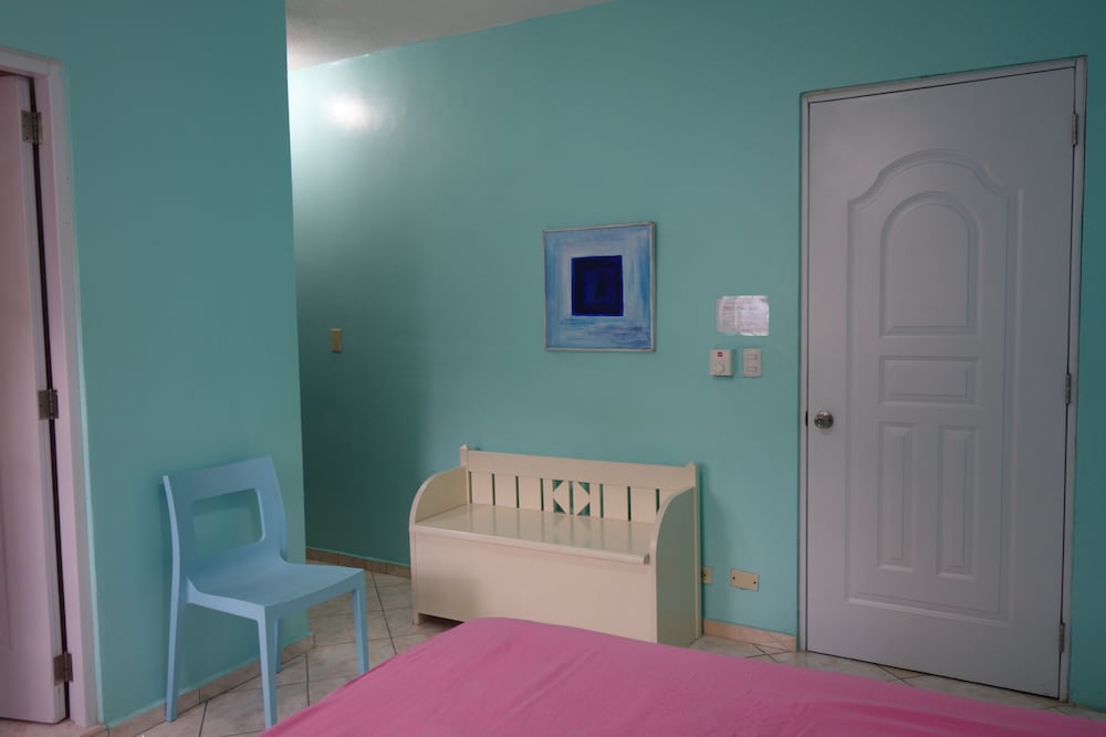 Classic Double Room Single Use, 1 Queen Bed, Non Smoking photo 3