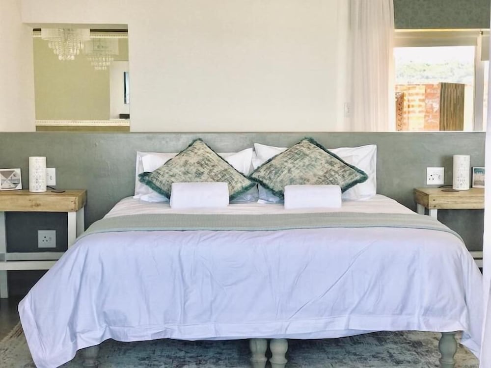 Executive Double Room, 1 King Bed, Ocean View photo 3