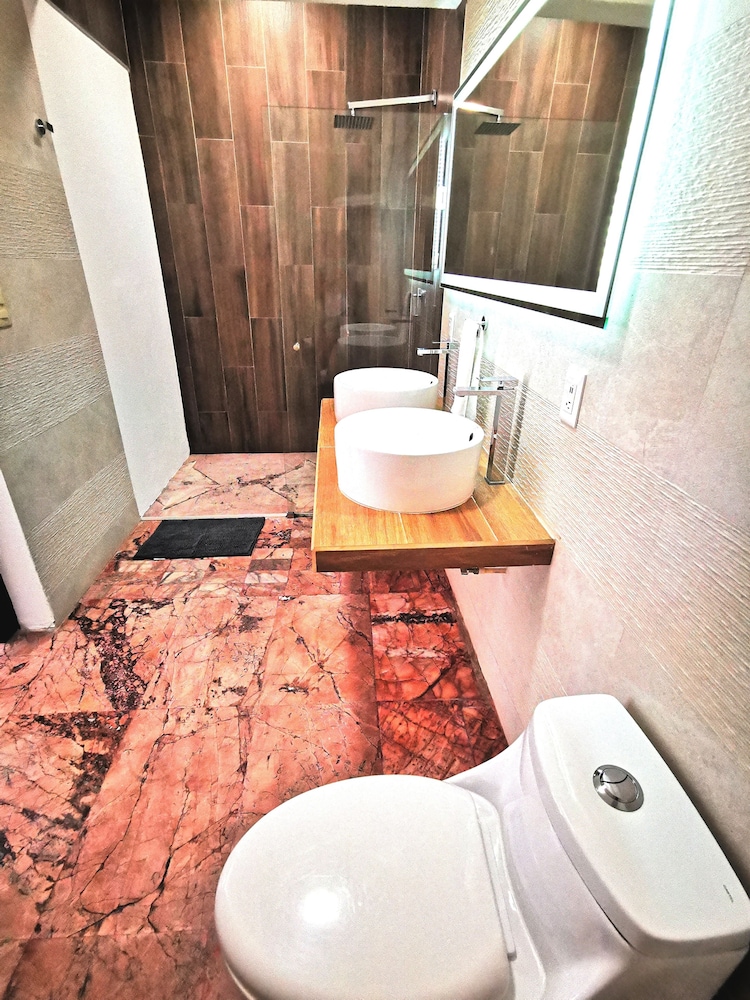 Topaz Suite photo 2