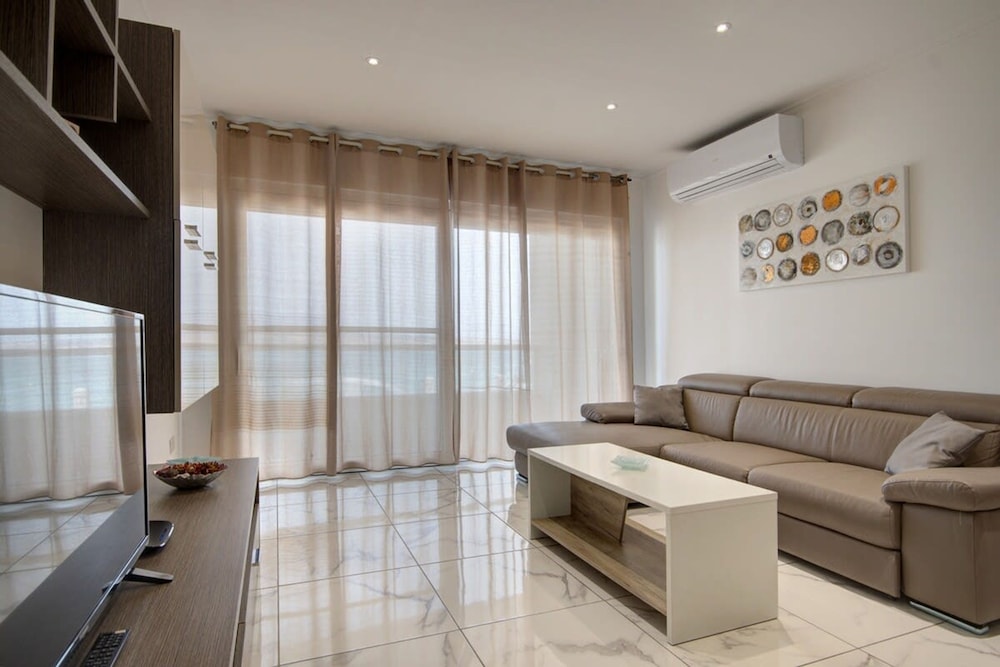 Apartment photo 1