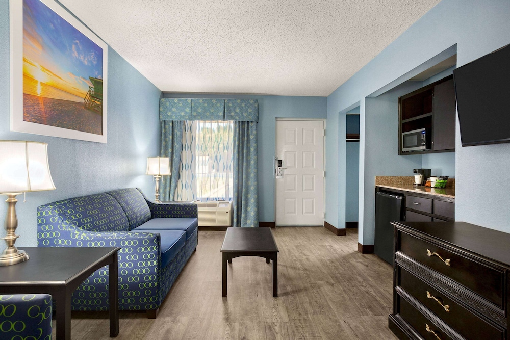 Suite, Non Smoking photo 3