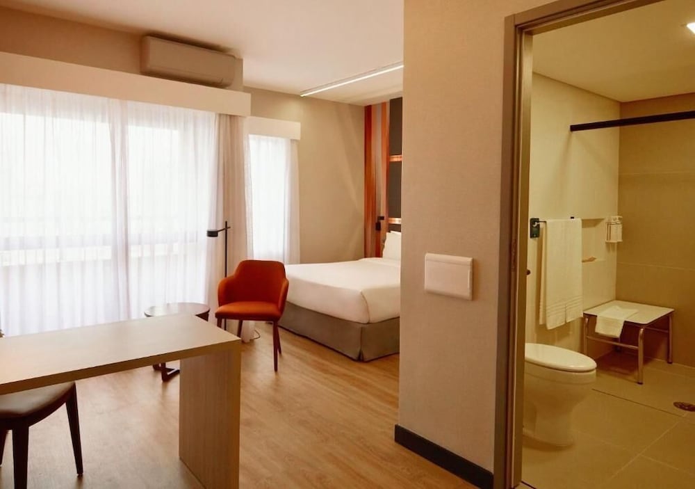 Luxury Room, 1 Queen Bed, Mobility Accessible - Photo 6