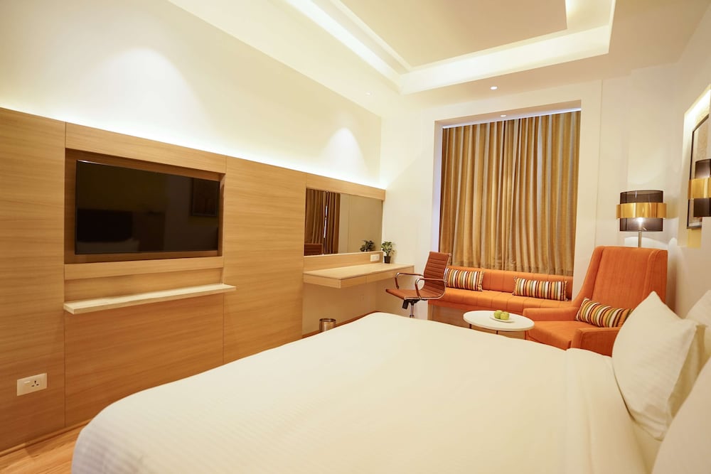 Superior Room, 1 King Bed, Non Smoking - Photo 1