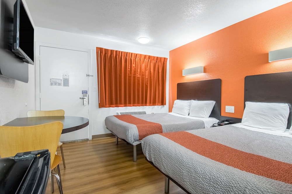 Deluxe Room, 2 Double Beds, Smoking, Refrigerator photo 3