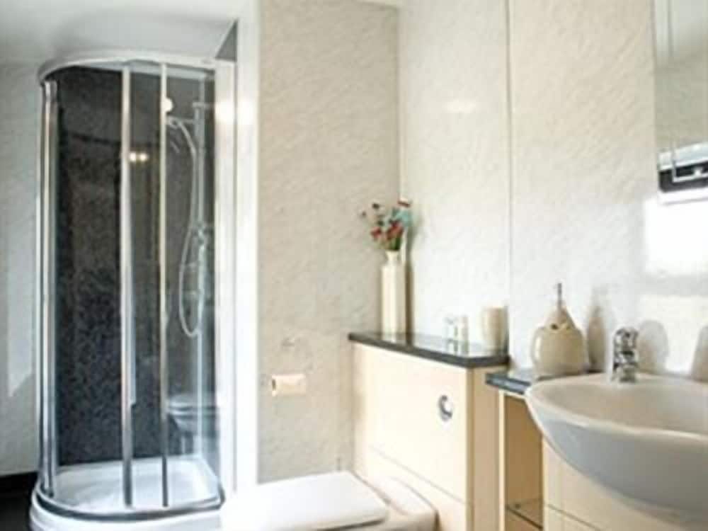 Double Room, Ensuite (Chesters) photo 2