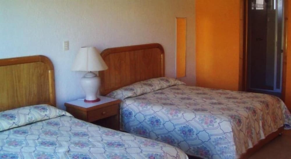 Standard Quadruple Room, 2 Double Beds photo 2