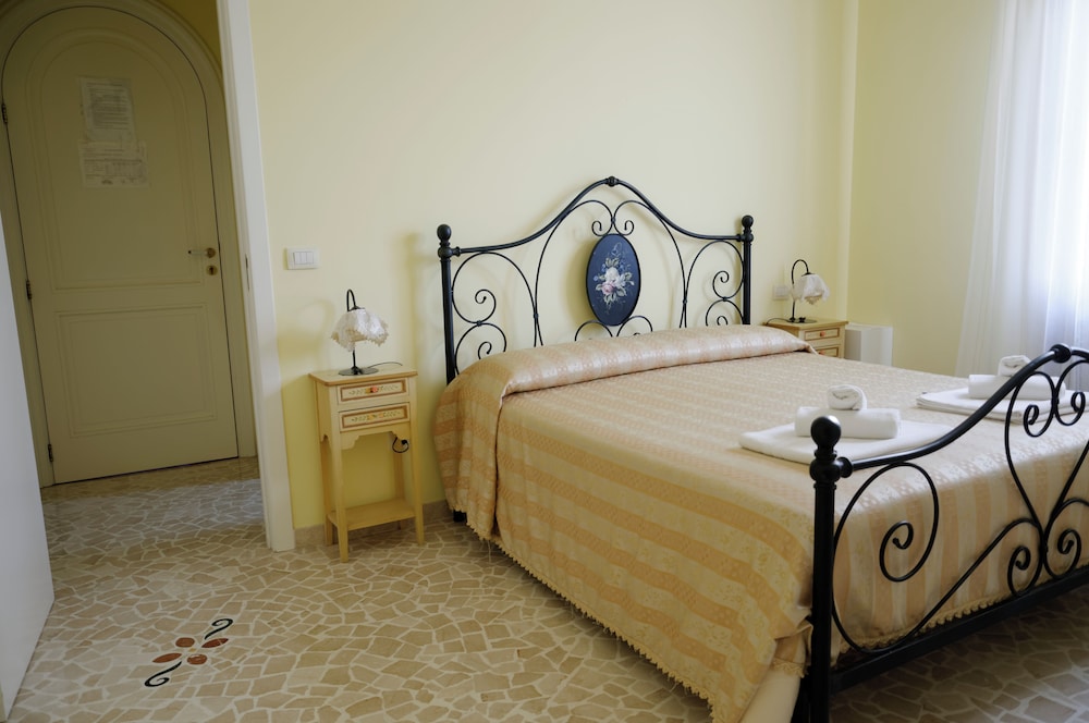 Basic Triple Room