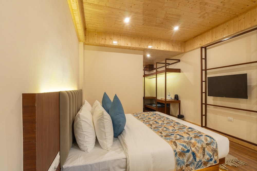 Premium Room - Photo 10