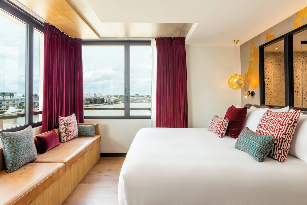 Room, 1 Queen Bed (La Galerie) - Photo 7