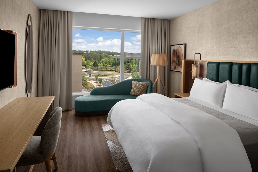 Deluxe Room, 1 King Bed - Photo 2