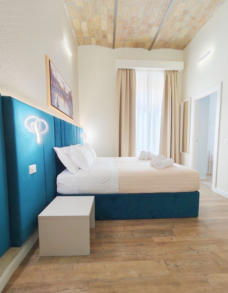 Deluxe Triple Room, City View