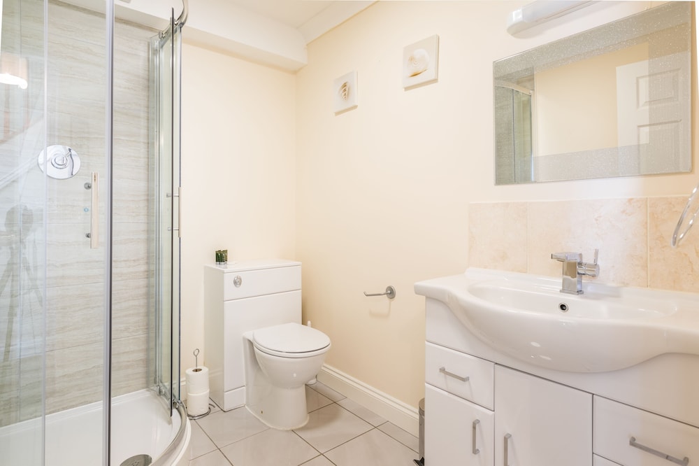 Classic Cottage, 2 Bedrooms photo 2