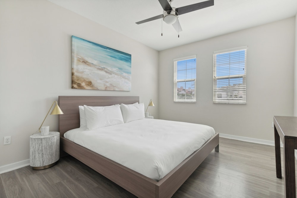 Grand Apartment (Self Check-in with Virtual Front Desk)