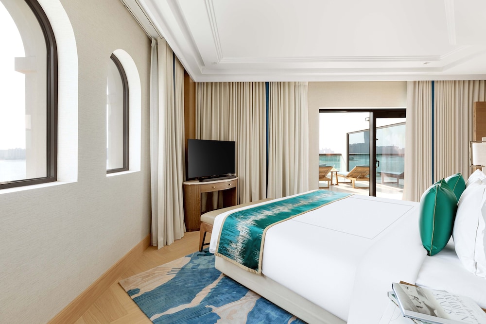 Exotica Suite Sea View with Open Jacuzzi and Club Lounge Access