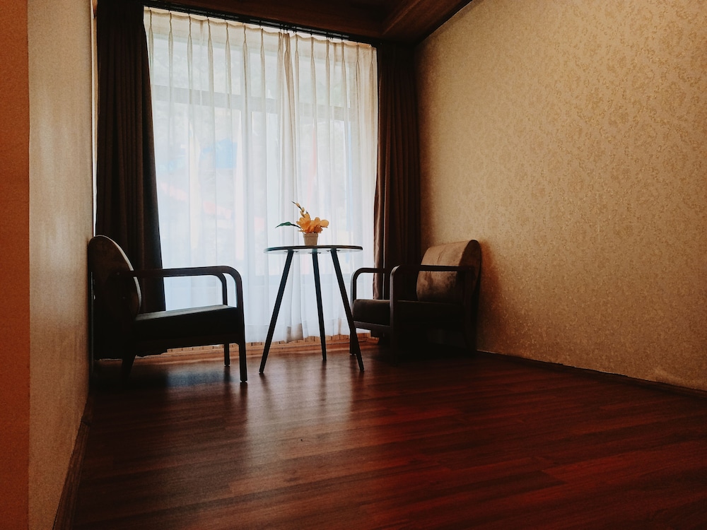 Premium Suite - Photo 4
