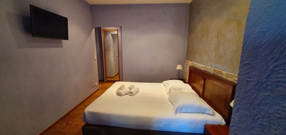 Premium Room, 1 Queen Bed, Terrace, Mountain View photo 2