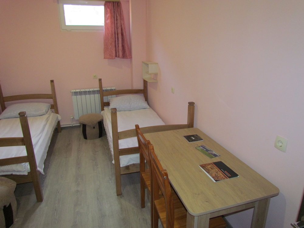 Economy Double Room, 2 Bedrooms photo 2