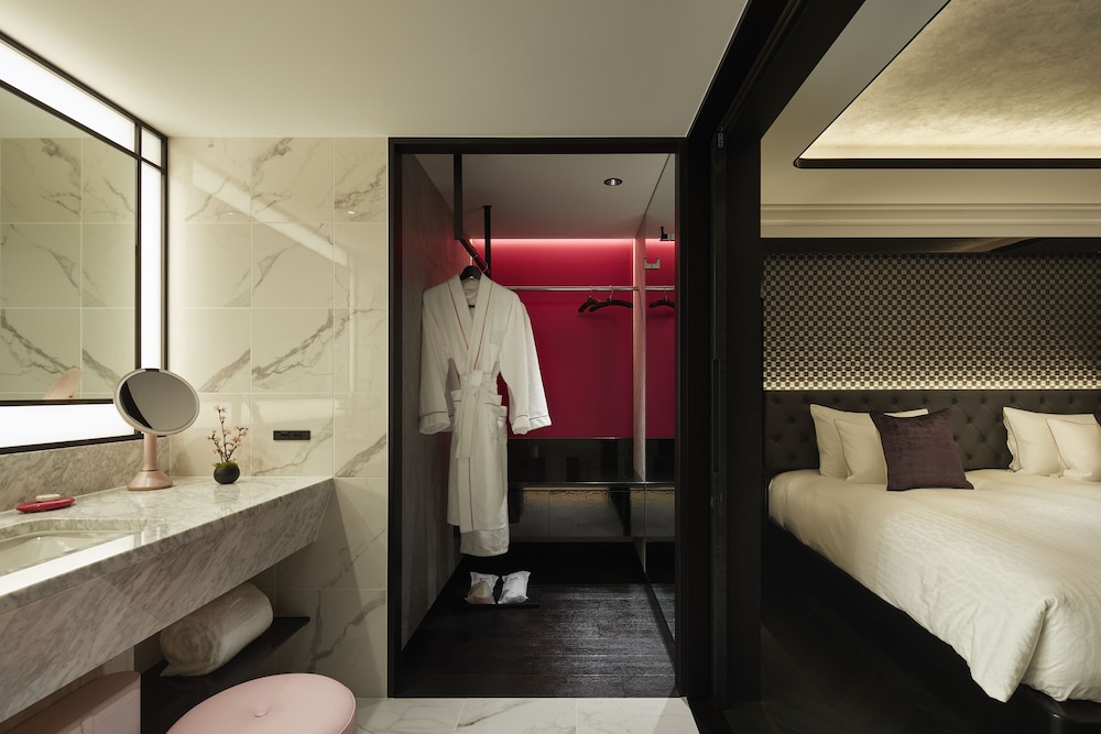 Suite (Lounge Access) - Photo 3