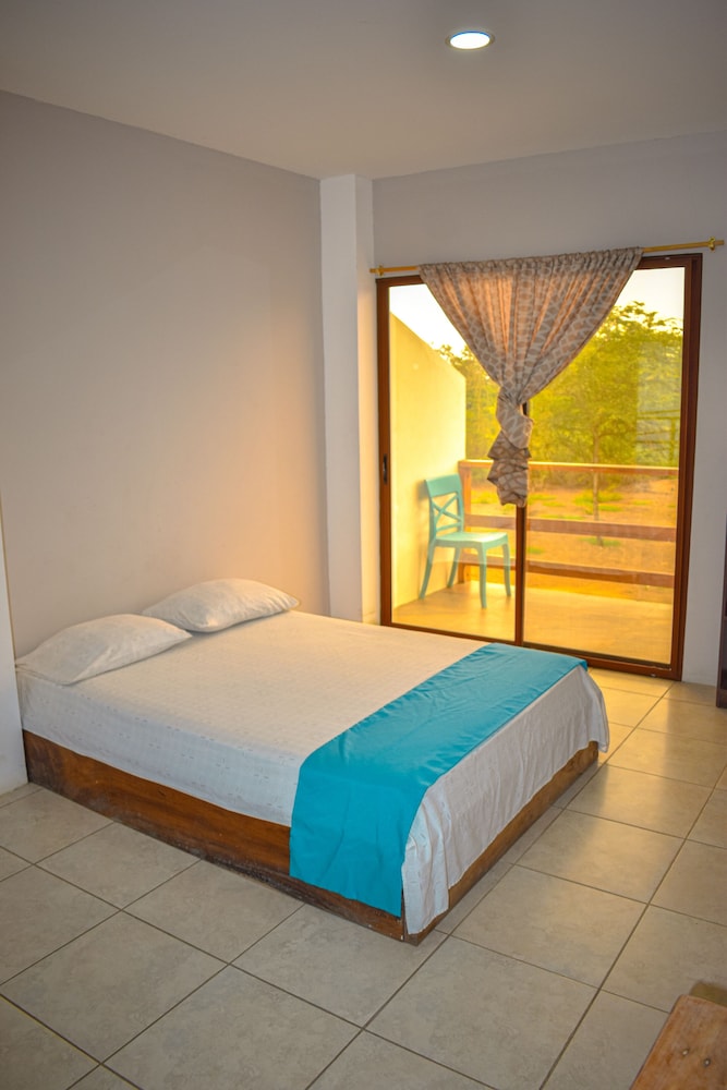 Standard Room, 1 Queen Bed photo 1
