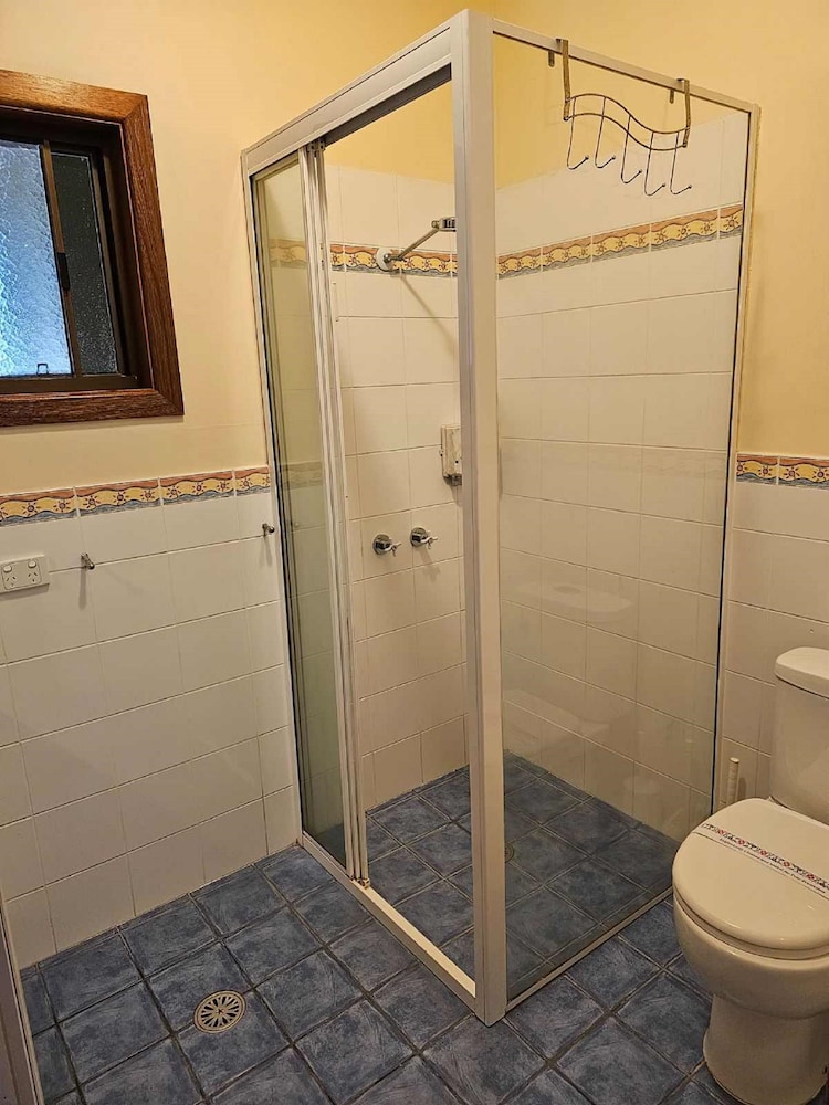 Studio Apartment - Located 1st Floor (No Elevator) photo 2