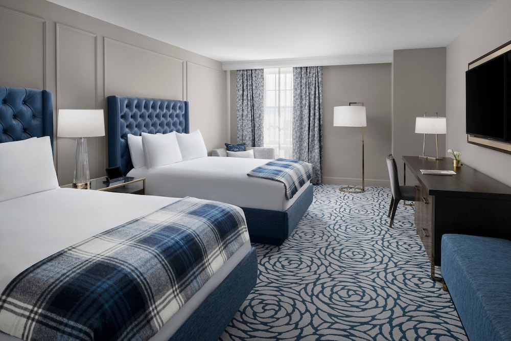 Room, 2 Queen Beds (River View)