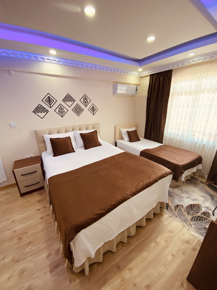 Standard Triple Room, 2 Bedrooms, Non Smoking, Sea View photo 3