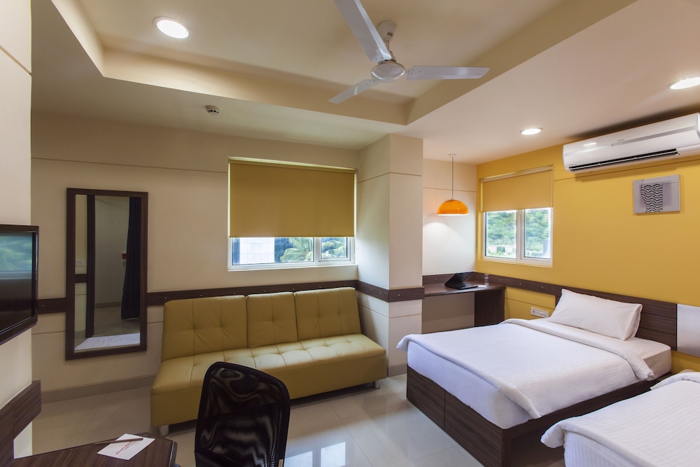 Twin Room - Photo 9