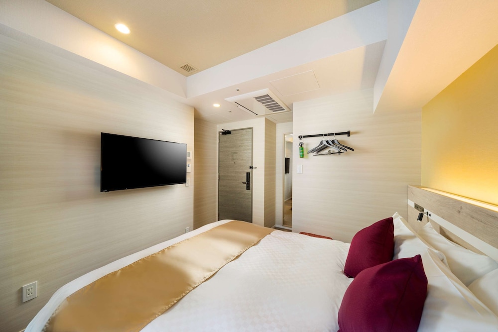 Superior Room, 1 Queen Bed, Non Smoking, Refrigerator photo 3