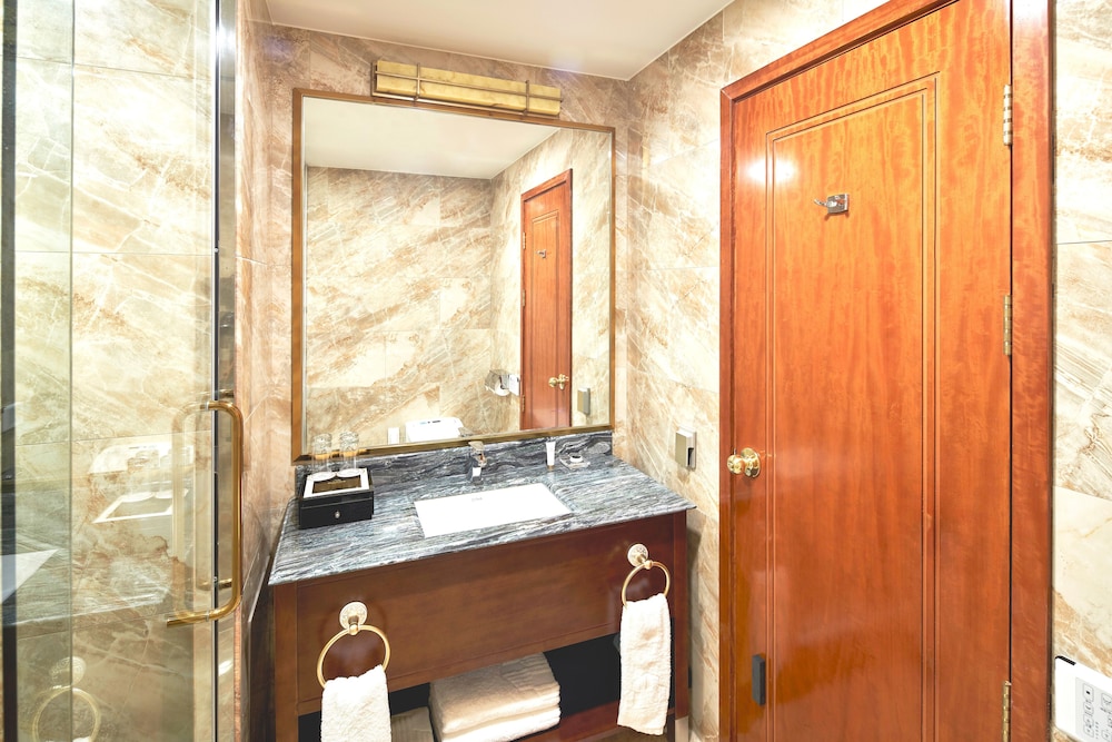 Ocean View Suite with Jacuzzi - Photo 4