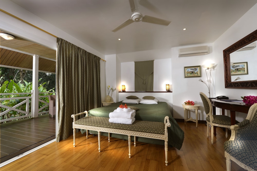 Classic Bungalow, 1 King Bed, Non Smoking photo 1