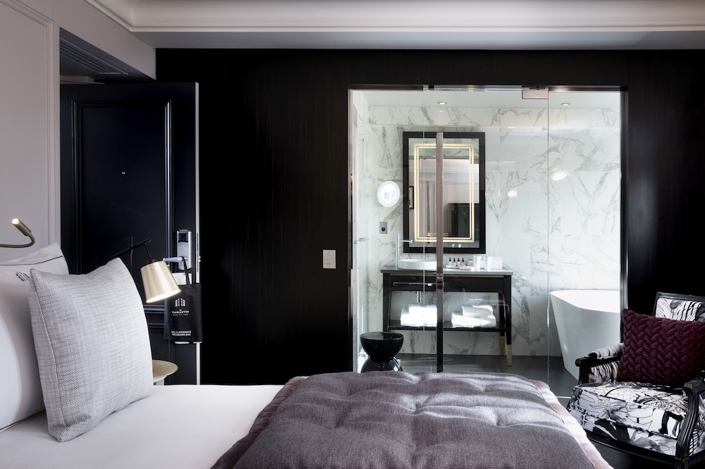 Prestige Eiffel room photo 2