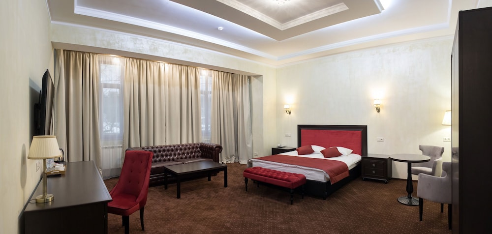 Deluxe Double Room (201)