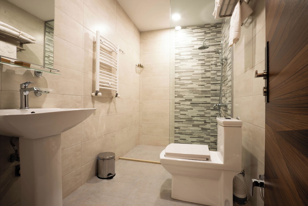 Superior Twin Room Without Balcony - Photo 6