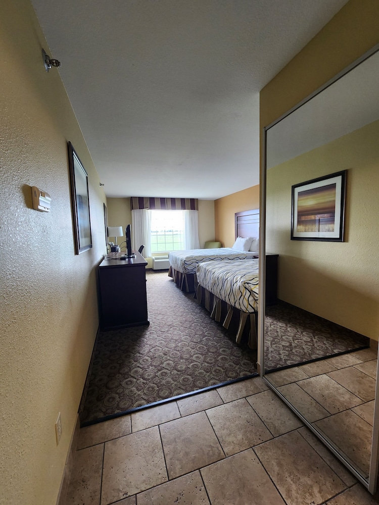 Double Queen Room - Photo 3