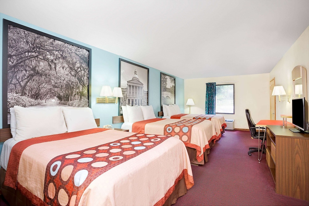 Studio Suite, Multiple Beds, Smoking, Microwave photo 1