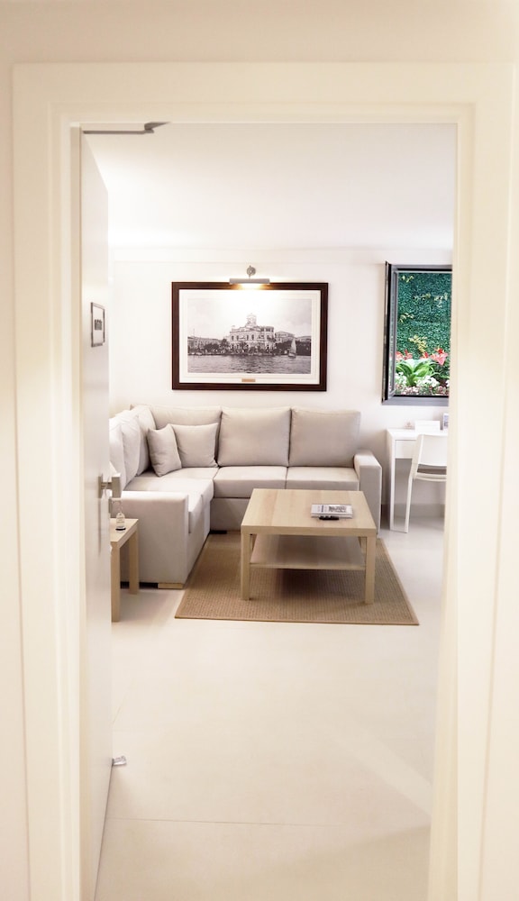 Basic Apartment