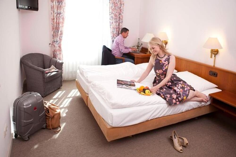 Standard Double Room photo 2