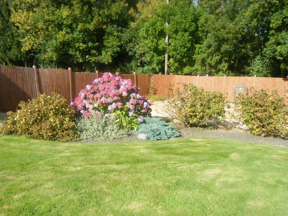 Double Room, Ensuite, Garden View photo 3