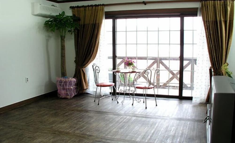 Double Room (Saesori - Ondol Room) photo 1